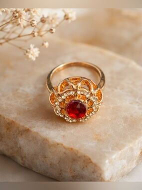 🌹 Rose Gold Toned Ruby Red Stone CZ Flower Ring 🌹 8 NWT